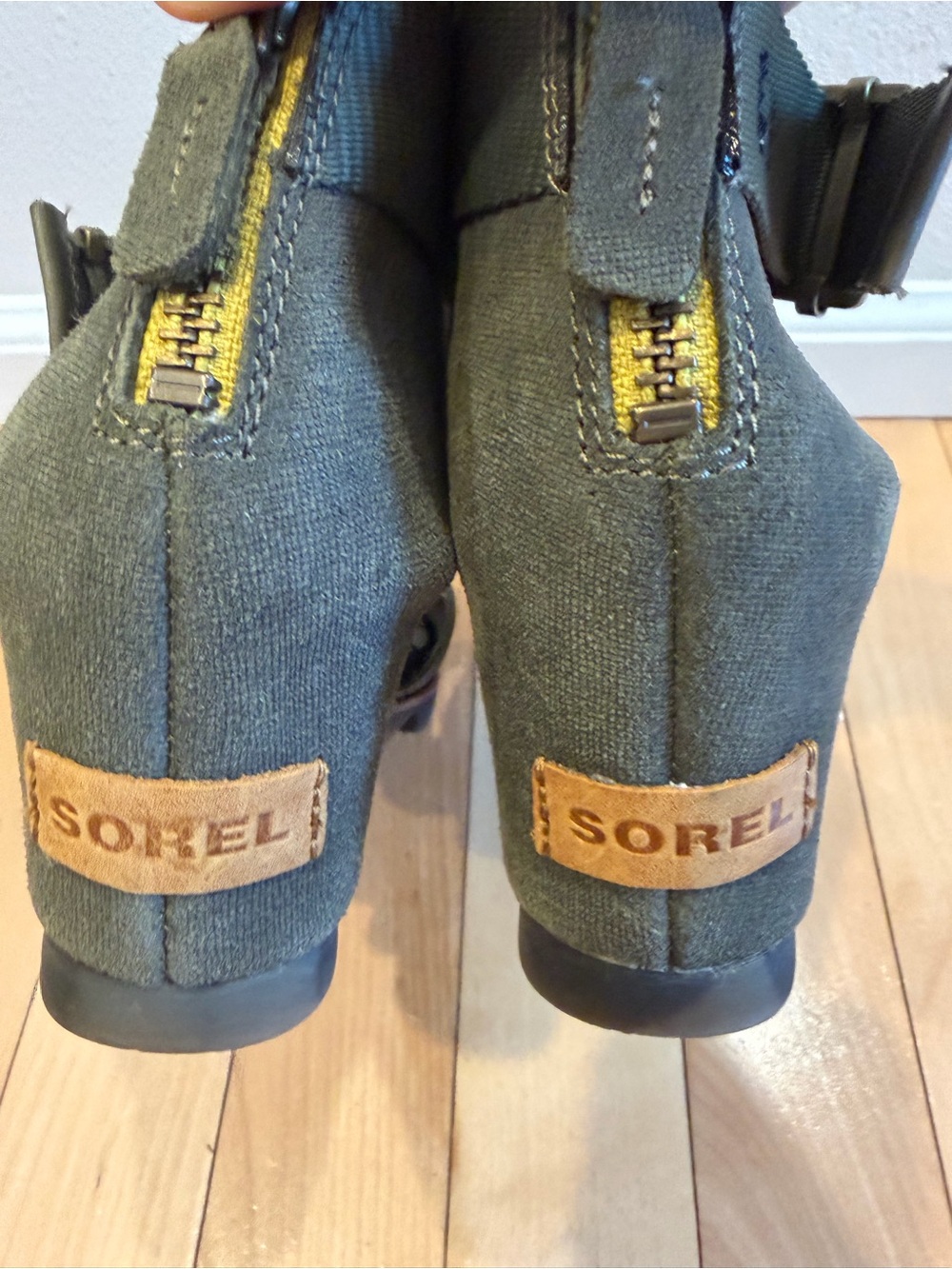 Sorel Joanie II ankle strap wedge sandal, in a forest green color - Picture 3 of 5
